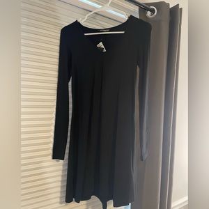 Long sleeve black fitted dress